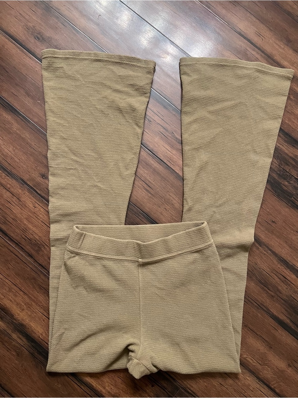 AERIE OFFLINE FLARES